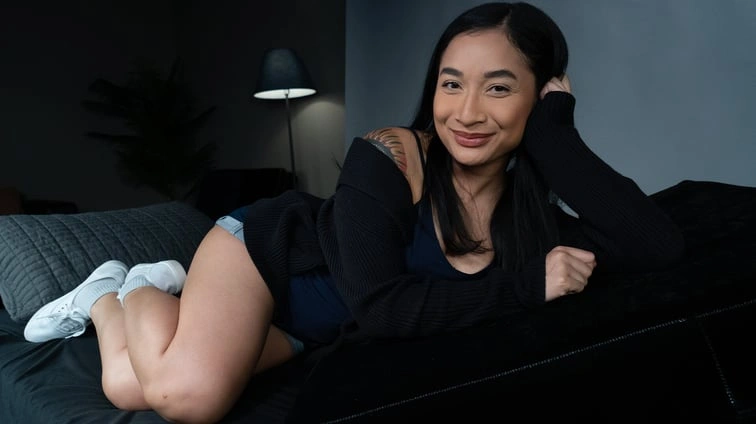 Avery Blacks Sexy Confession VR Adult Videos